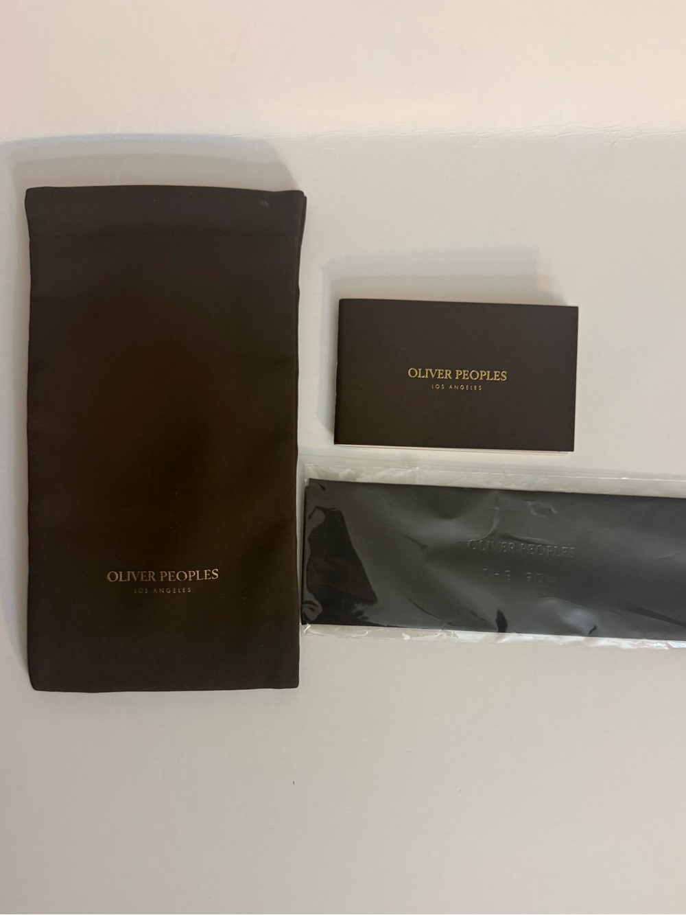 New Oliver Peoples Elegant sunglasses case  Eyewear Pouch